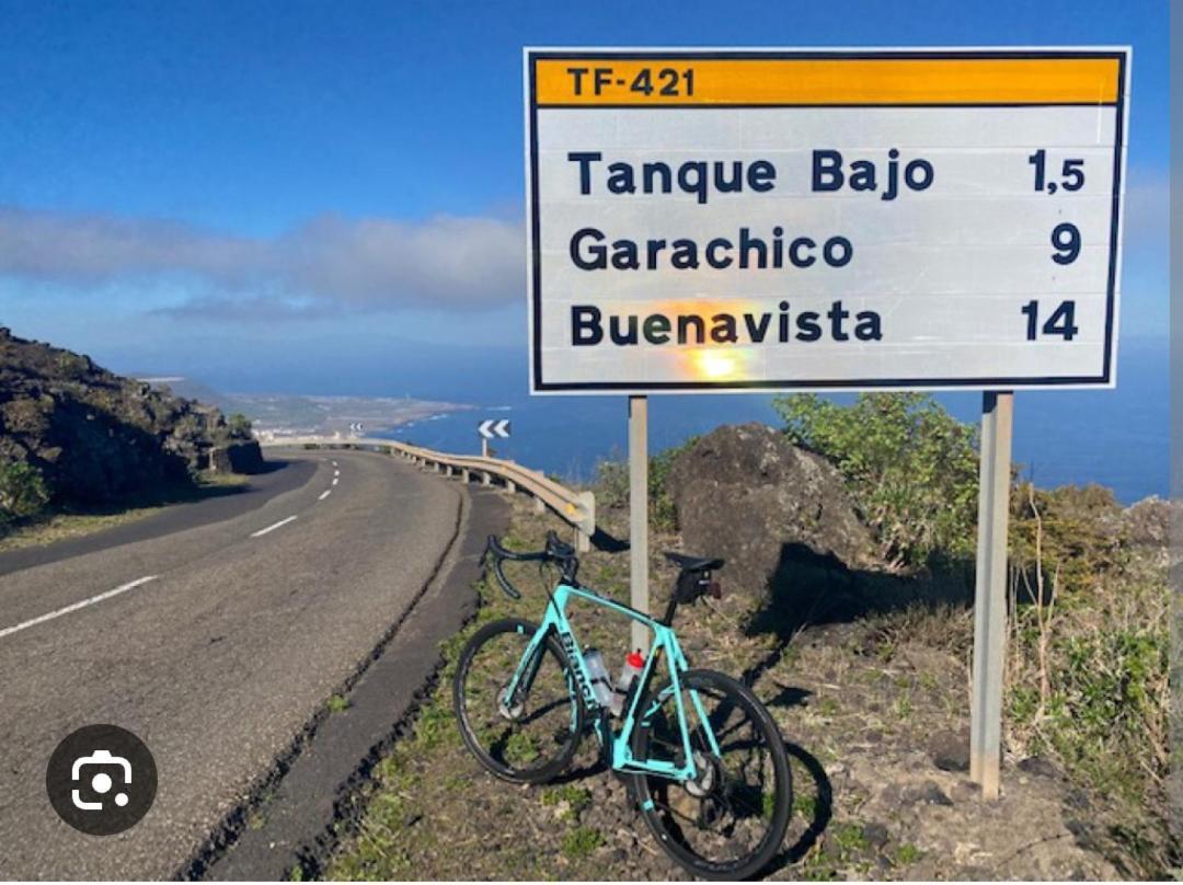 La Fortaleza Erjos-El Tanque Esterno foto